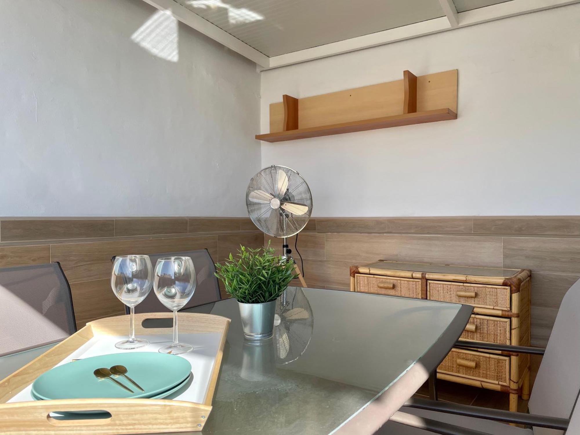 Apartamento Calma Carihuela Beach - 10 Metros De La Playa Torremolinos Kültér fotó