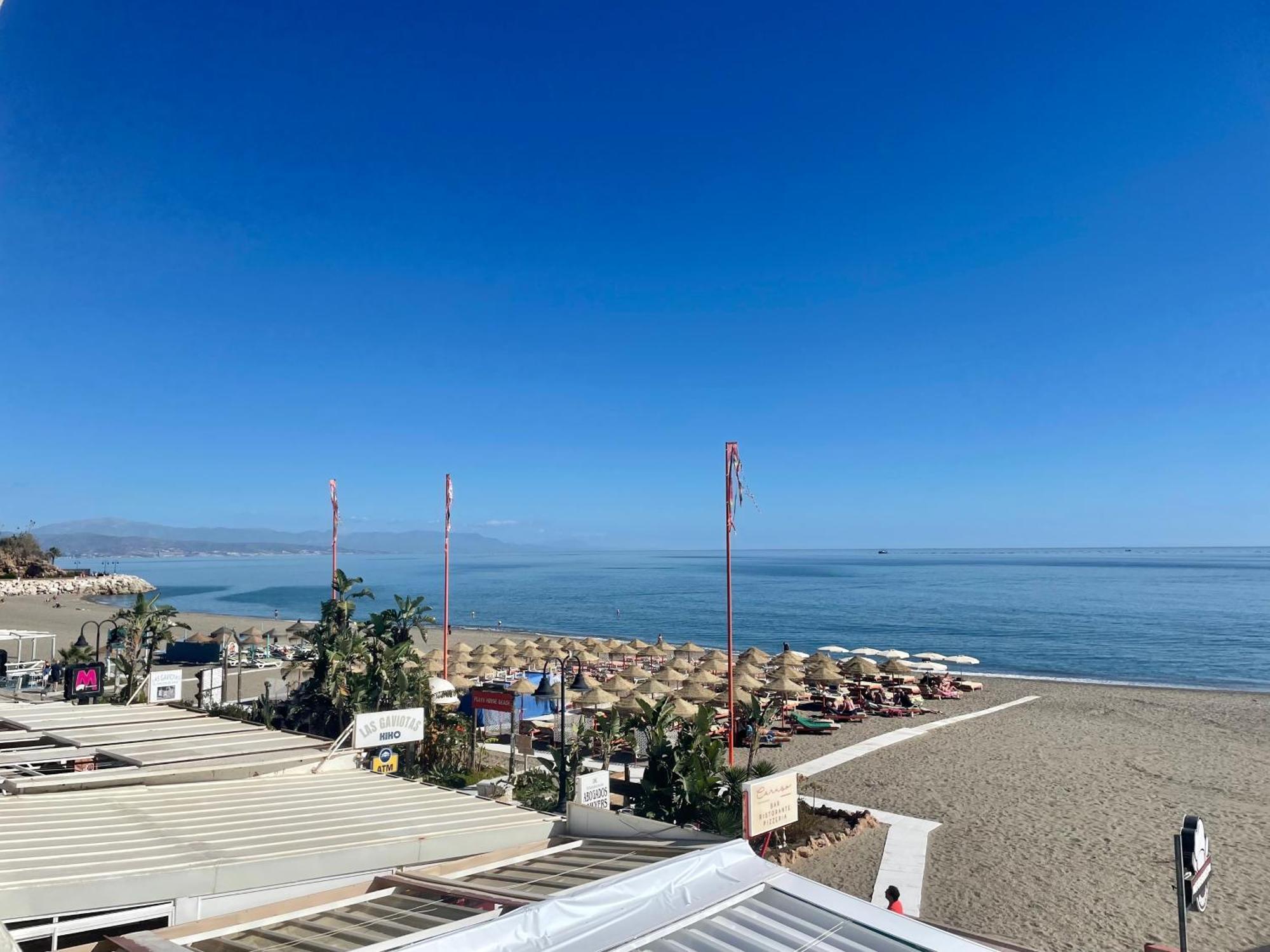 Apartamento Calma Carihuela Beach - 10 Metros De La Playa Torremolinos Kültér fotó