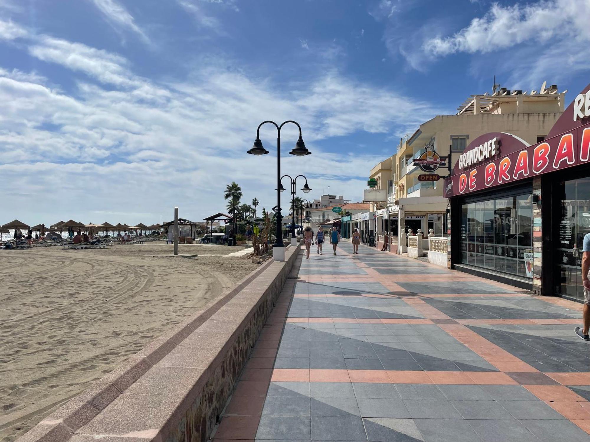 Apartamento Calma Carihuela Beach - 10 Metros De La Playa Torremolinos Kültér fotó