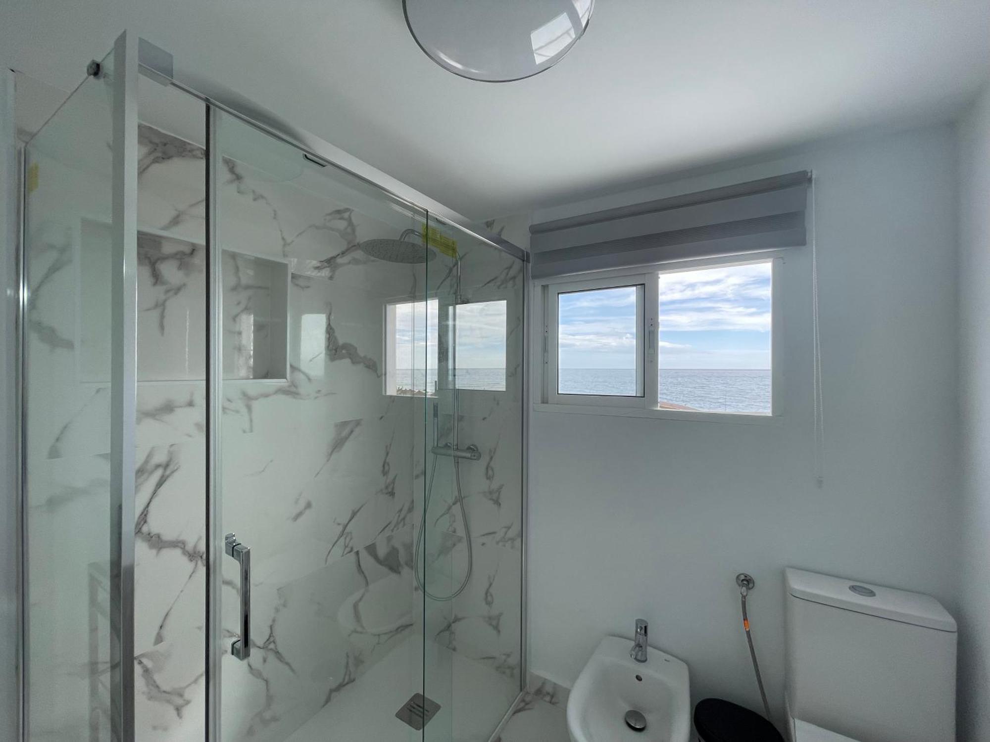 Apartamento Calma Carihuela Beach - 10 Metros De La Playa Torremolinos Kültér fotó