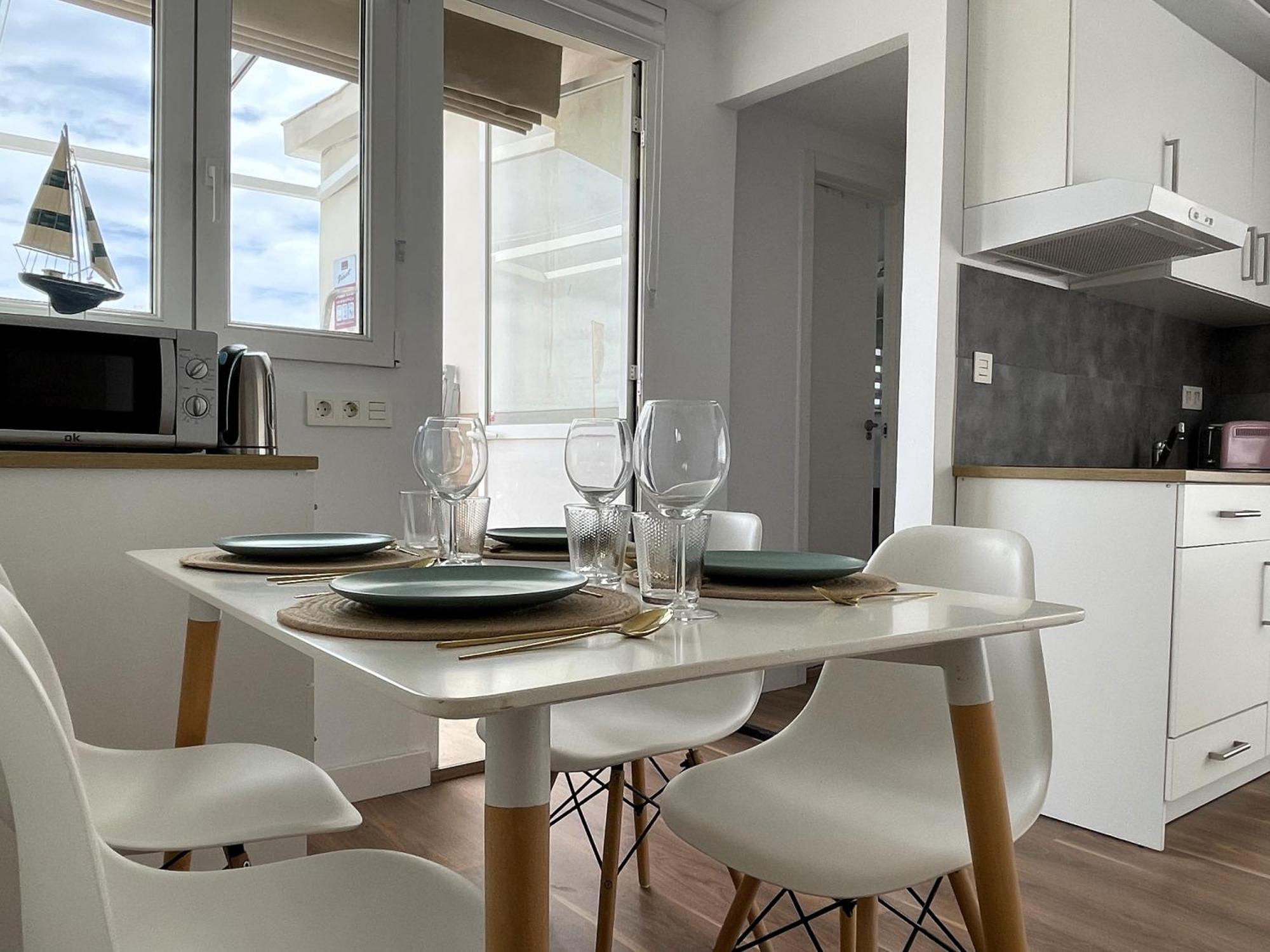 Apartamento Calma Carihuela Beach - 10 Metros De La Playa Torremolinos Kültér fotó