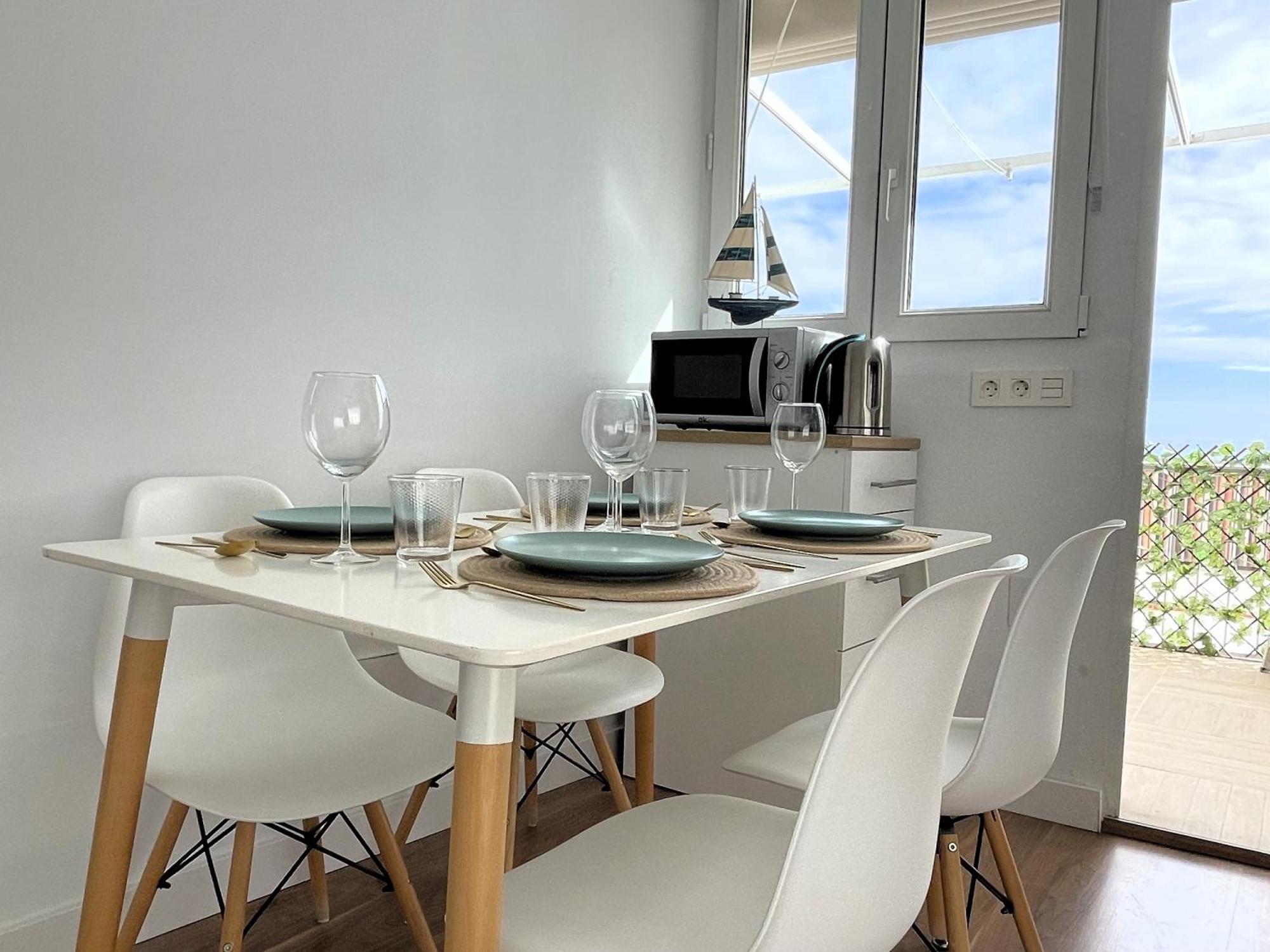 Apartamento Calma Carihuela Beach - 10 Metros De La Playa Torremolinos Kültér fotó